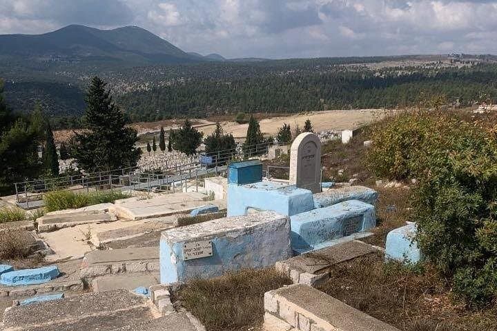 Visiting Tombs of Pious Jews (Zadikim) – Judaism Private Tour in North Israel