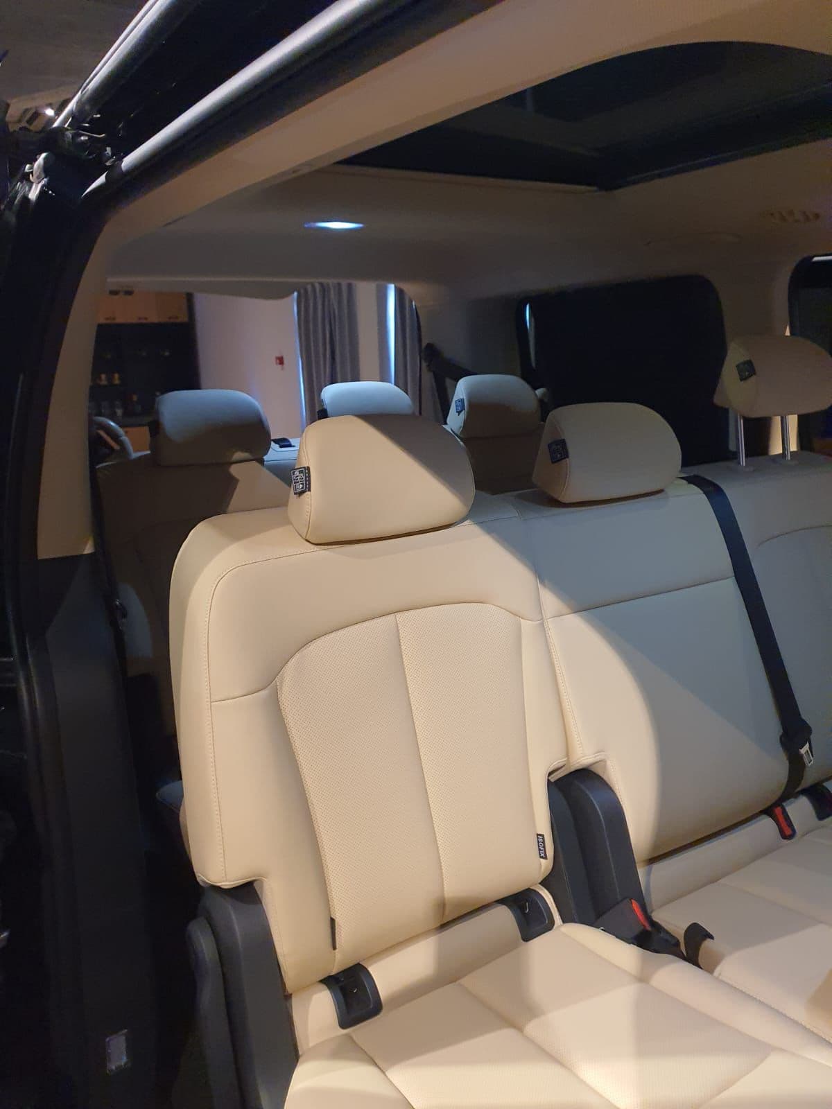 Private tour van, view 4